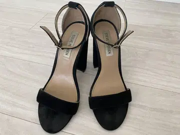 Steve Madden 블랙 하이힐 샌들