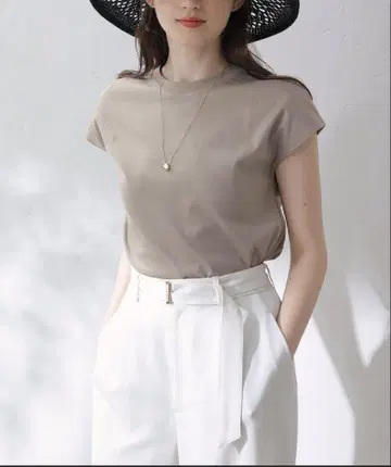 라토타리티 스무스 하이넥 풀오버 티셔츠 프렌치 슬리브