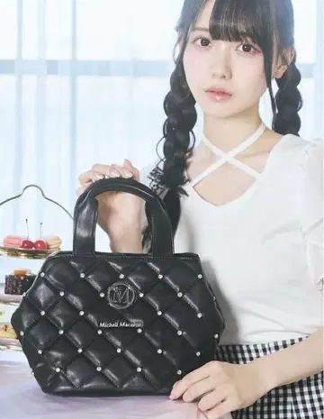미셸 마카롱 퀼팅 비쥬 토트백 블랙