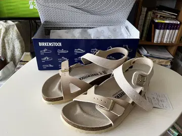 BIRKENSTOCK 리오 베이지 (페이턴트) 39 25.0 미사용