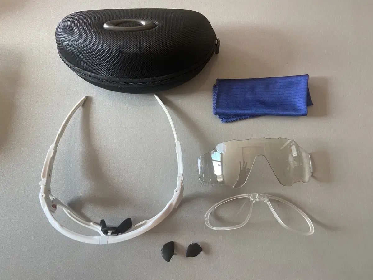Oakley Jawbreaker Photochromic Sunglasses