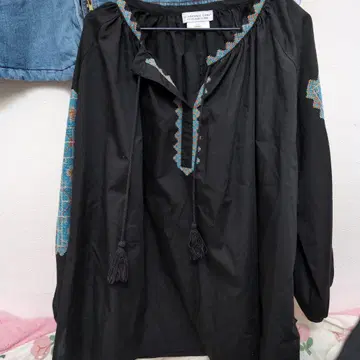 CIAOPANIC TYPY 블랙 자수 블라우스 빅 사이즈