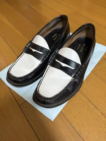 G.H. Bass Weejuns 로퍼 블랙/화이트