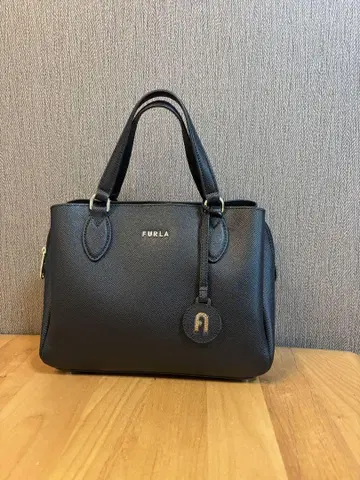 FURLA 미네르바 S 토트백 블랙