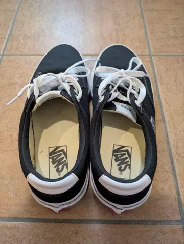 Vans 블랙 스니커즈 사이즈 8