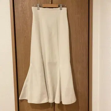 Wcloset 아이보리 머메이드 스커트