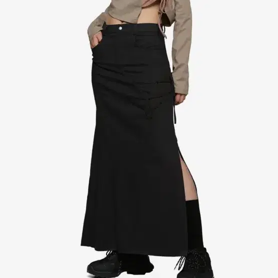 【WOOHWA】MILLI FRILL SHIRRING LONG SK Uhwa MILLI FRILL SHIRRING LONG SKBLACK Skirt on Bunjang