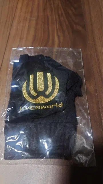 UVERworld 그로브 초대 골드 미니 파우치