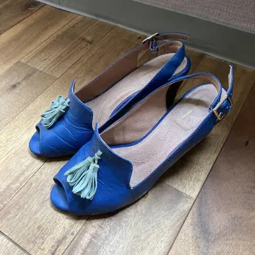 Sara Jones London 가죽 펌프스 블루 프린지