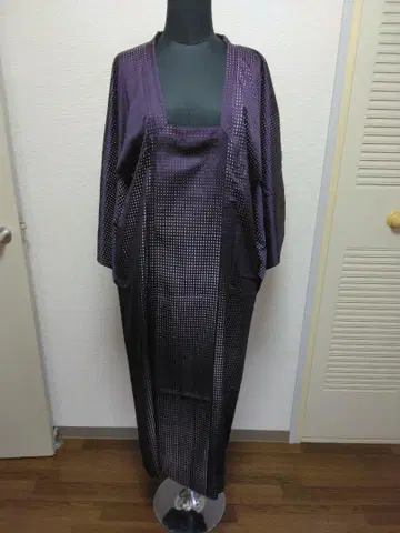 보라색 도트 무늬 도행