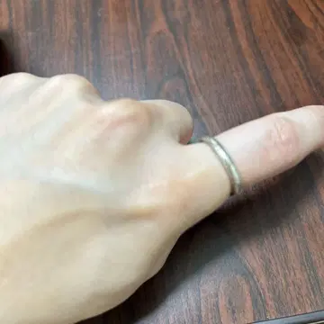 Suman Dhakhuwa 실버 반지