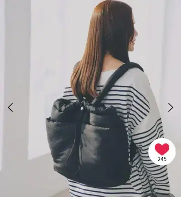EiiS 다카야마 나오코 리본 포함 블랙 숄더백