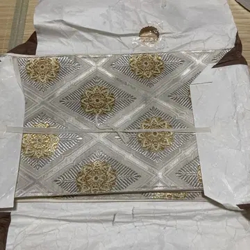 화이트 베이스 골드 컬러 꽃무늬 후쿠로 오비