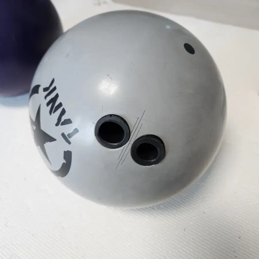 MOTIV タンク　ウエタン　15ポンド Motiv Tank 15lb Two-Handed Bowling Ball on Bunjang Global Site.