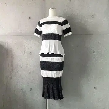 택 포함 새상품 페플럼 보더 믹스 라메 스커트 셋업 S 블랙