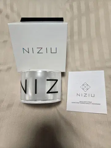 NiziU 라이트 스트랩