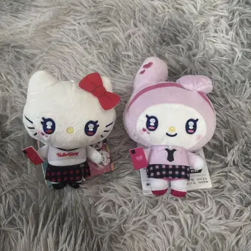 헬로키티와 마이멜로디 봉제 인형 세트