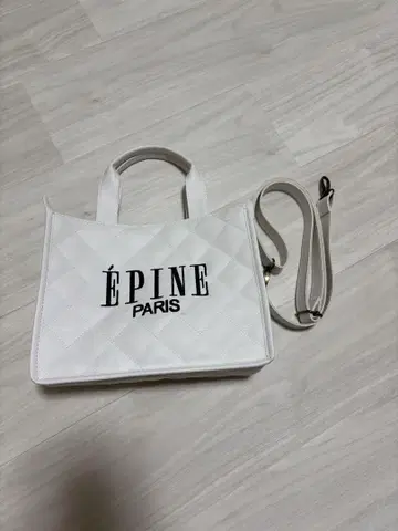 에피누 epine 숄더백 무크 도서 화이트