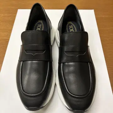TOD'S 사이즈 38 1/2 새상품급
