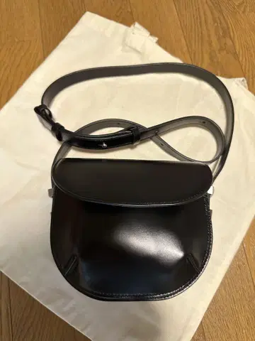 OSOI cubby 숄더백 블랙