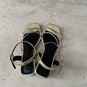 골드 스트랩 샌들 약 5cm 힐 L 사이즈