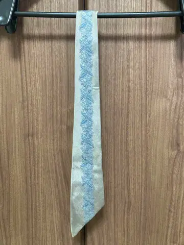 Thierry Mugler 엘레강트 넥타이 아이보리