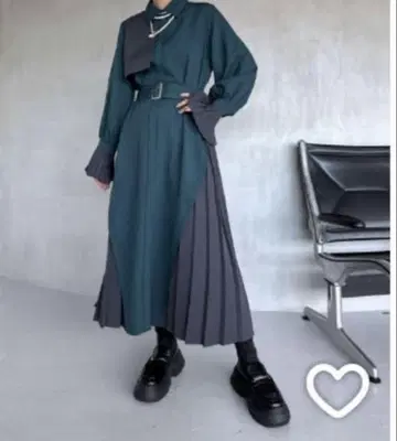 HARE 사이드 플리츠 원피스 그린