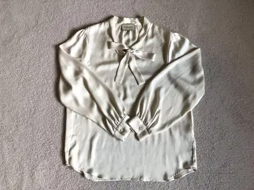 컨디션 최상 UNITED ARROWS 리본 포함 블라우스 화이트