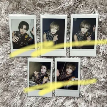 0.1g의 오산 마사시 씨 폴라로이드 5장 세트