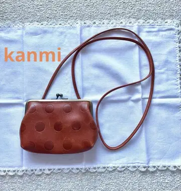 kanmi 도트 무늬 가마구치 가죽 미니백