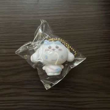 시크릿 플로키 참 하치와레 시나모롤