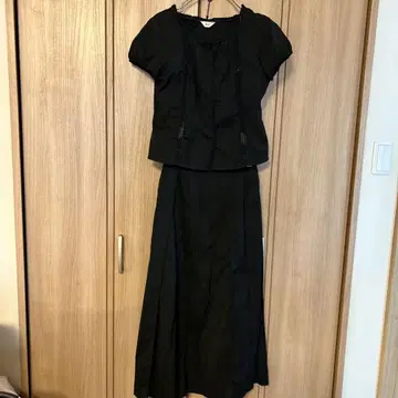 블랙 셋업 반팔 롱 스커트