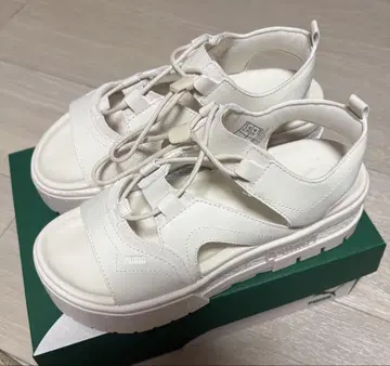 Puma 화이트 스포츠 샌들