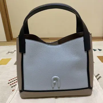 훌라 프리뮬라 백 미사용 새상품