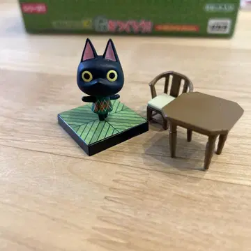 동물의 숲 + 캡슐 컬렉션 캐비아 피규어
