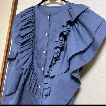 로지몬스터 프렌치 슬리브 볼륨 프릴 블라우스