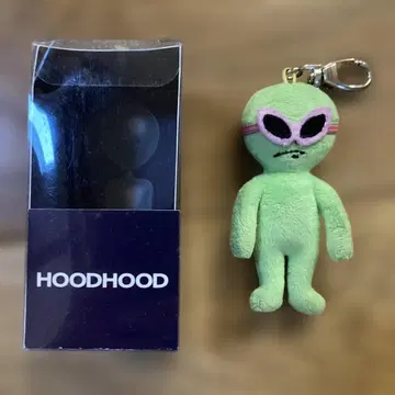 HOODHOOD 에이리언 키링 카리나 착용
