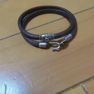 MOTO/브라운 가죽 이중 감기 팔찌