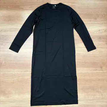 ATON 블랙 롱 원피스 긴팔 슬릿 02