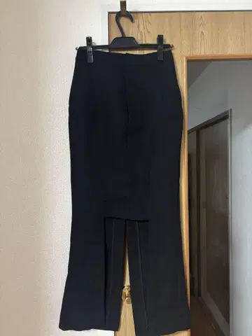 RUMCHE 블랙 타이트 스커트 플레어