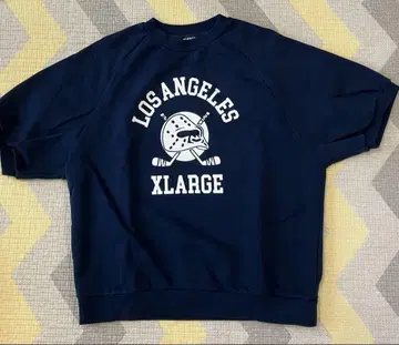 XLARGE 맨투맨 티셔츠