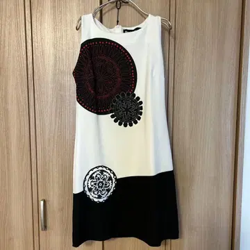 Desigual 슬리브리스 원피스