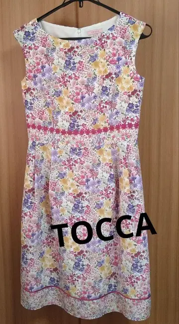 TOCCA 꽃무늬 슬리브리스 원피스