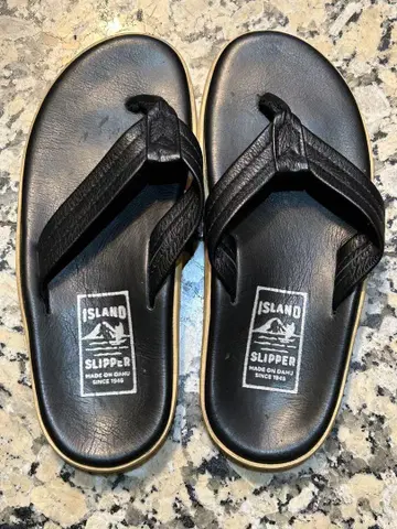 ISLAND SLIPPER PRO 7 블랙 샌들