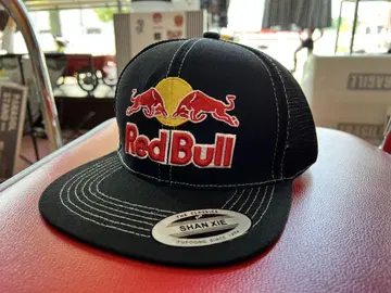 Red Bull 트래커 햇 블랙