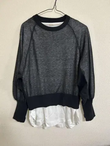 블랙 상의와 화이트 긴팔 상의 2장 세트