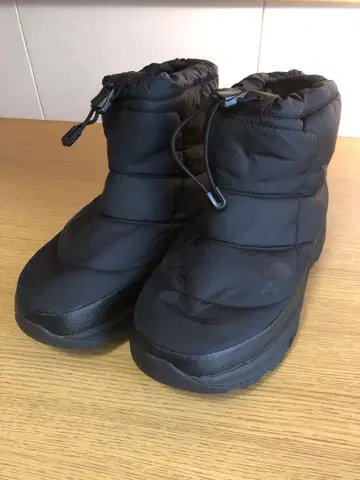 The North face Nuptse 부티 방한 부츠