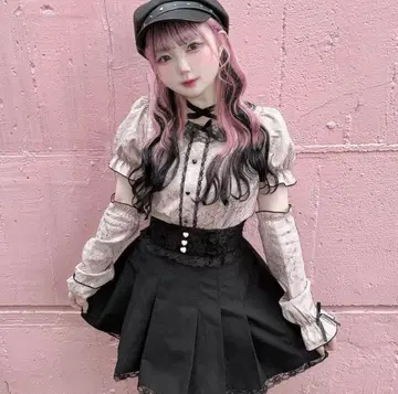 암 커버가 있는 상의 Avail majoretty