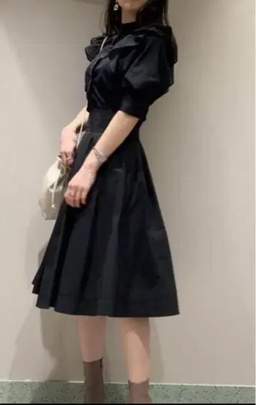 스나이델 타프타 미모레스 스커트 S 사이즈 블랙