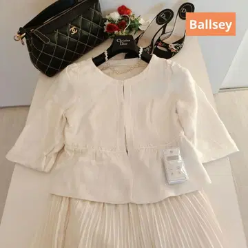 아이보리 노카라 페플럼 자켓 Ballsey 볼지 새상품 귀걸이 3개 포함